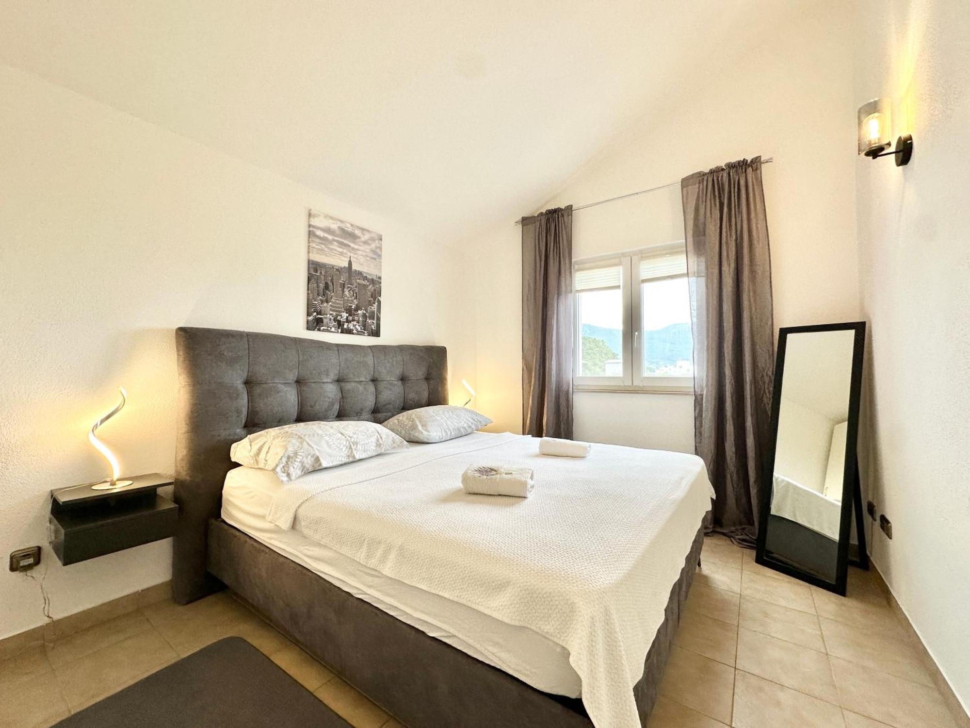 Villa Andrijana - Exclusively Yours - Family Getaway With Private Pool Kaštela Eksteriør billede